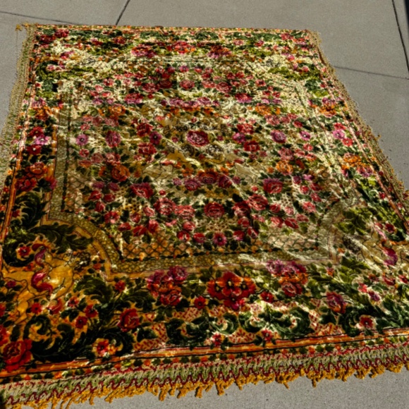 Italian tapestry or bedspread - Picture 3 of 4